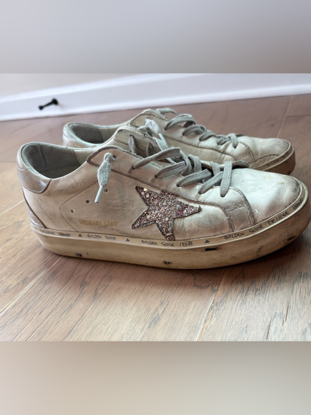 Golden Goose Hi Star Women’s White Leather Sneakers with Pink Sparkle Star